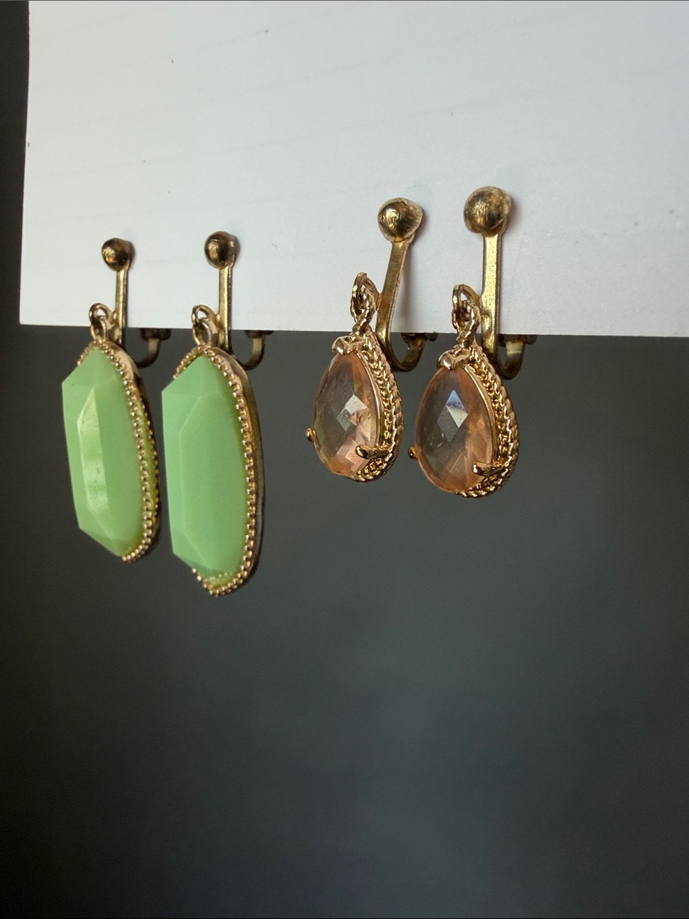 Kendra Scott Earrings clip on Green Gemstone Drop Earrings with Gold Accents - Picture 3 of 6